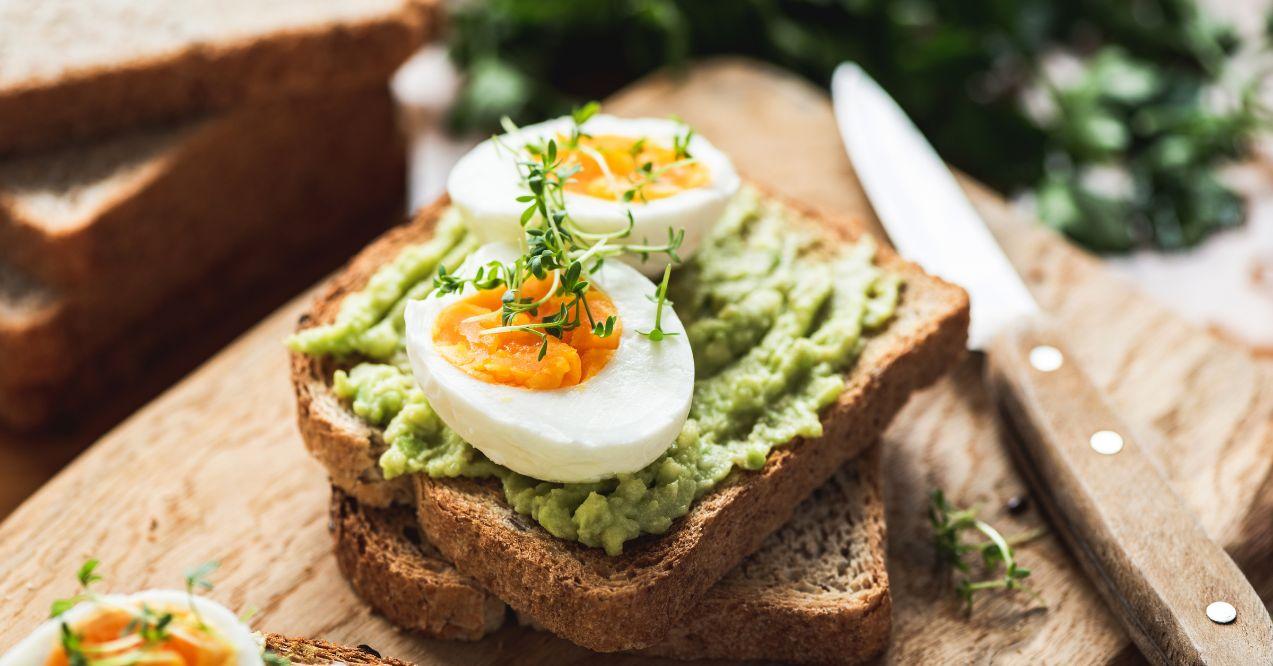 Healthy Breakfast Toast With Avocado and Eggs