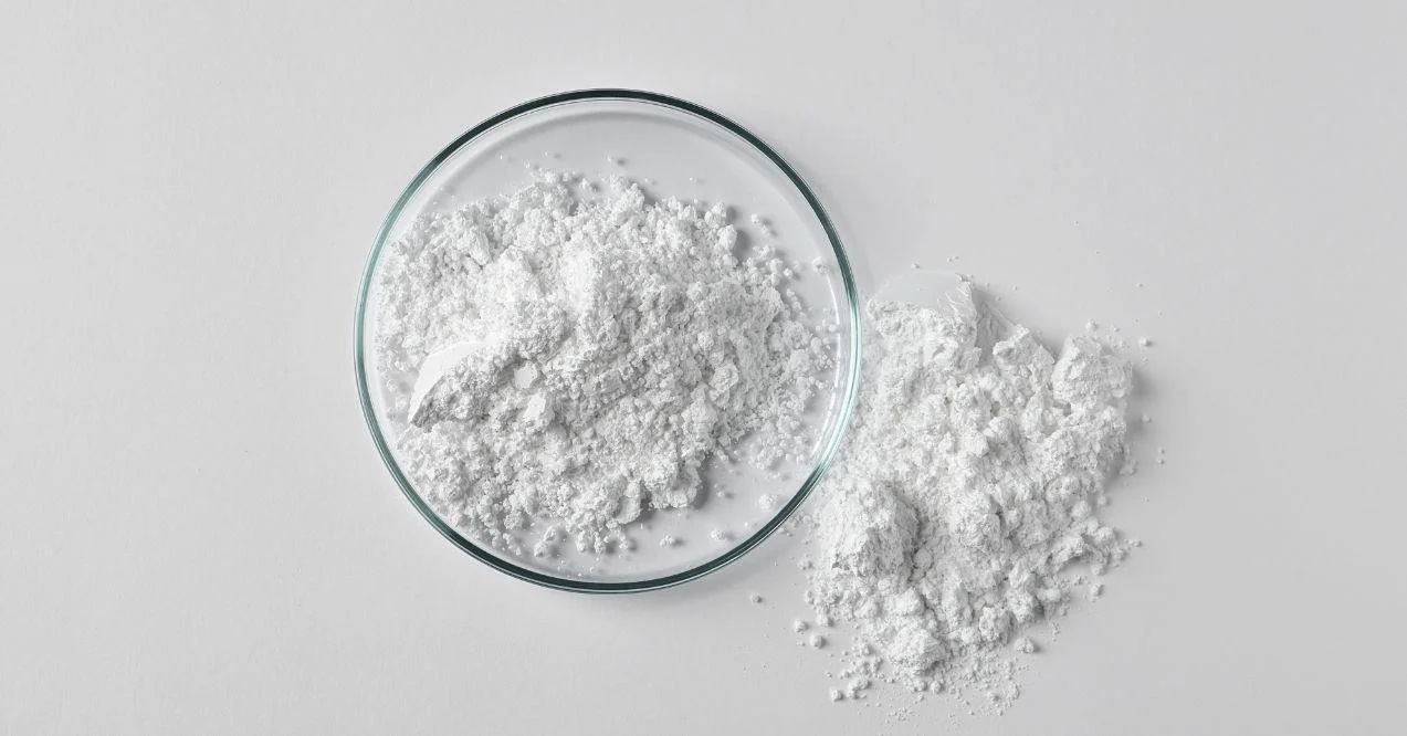 Magnesium powder on a light background
