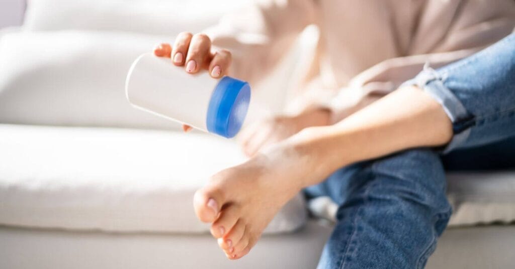 How to Use Essential Oils for Toenail Fungus? | PureHealth Research - How To Use Manuka Oil For Toenail Fungus